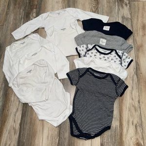 ORGANIC BURTS BEES onesies. Long sleeve. Short sleeve baby boy onesies